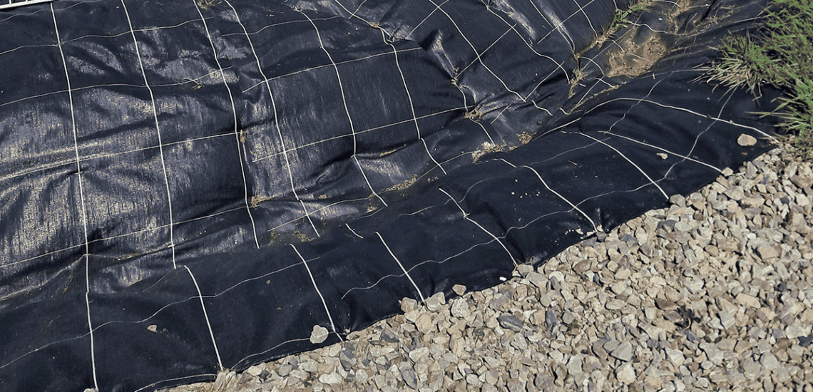 toile de paillage agrafes metal