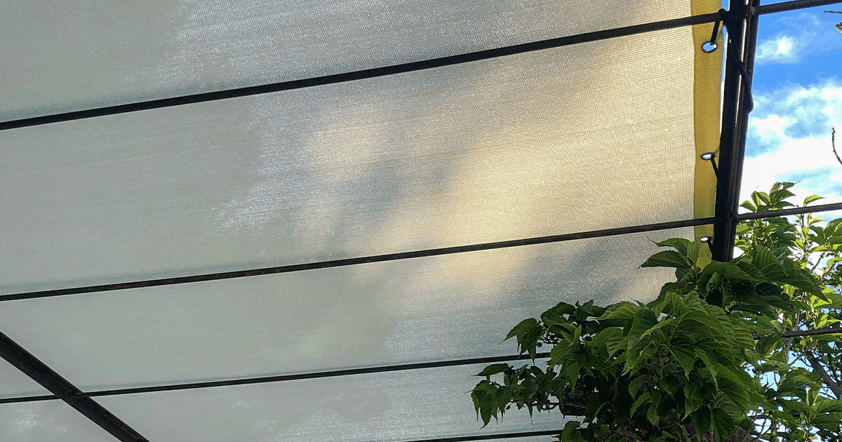Anti-UV, grammage et couleurs : guide technique